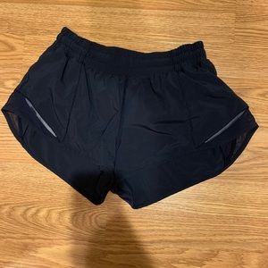 Lululemon Hotty Hot Short Sz. 6